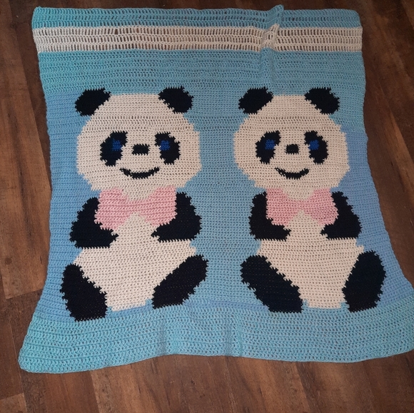 Hand Crochet baby panda blanket - Picture 1 of 4